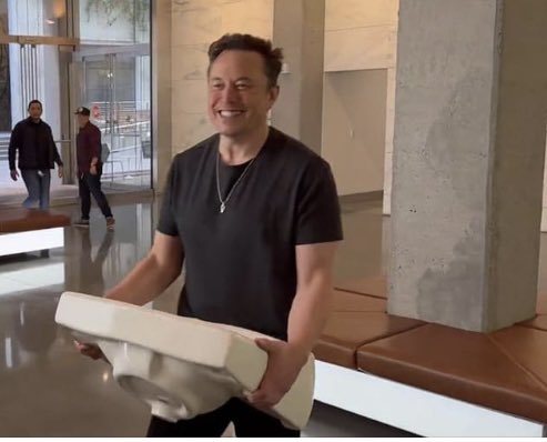 Så Elon Musk köper Twitter för 500 miljarder och har med sig ett handfat när affären presenteras. Varför?
”Let that sink in!”
Vi som understundom håller på med ordvitsar kan lägga av nu. Bättre än så här blir det inte!