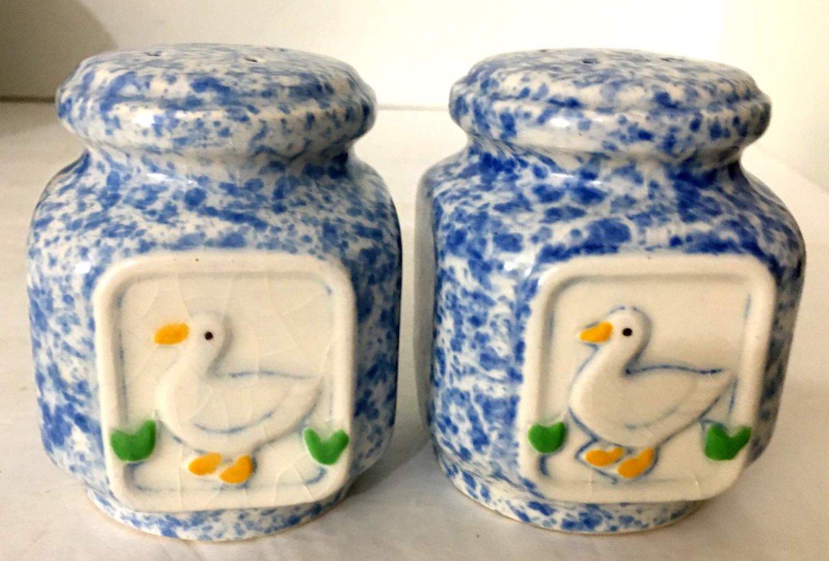 Check out Vintage #PotteryCraft Salt & Pepper Shakers Blue Spatterware w/Ducks 3'H USA EUC ebay.com/itm/1954387054… #eBay via @eBay