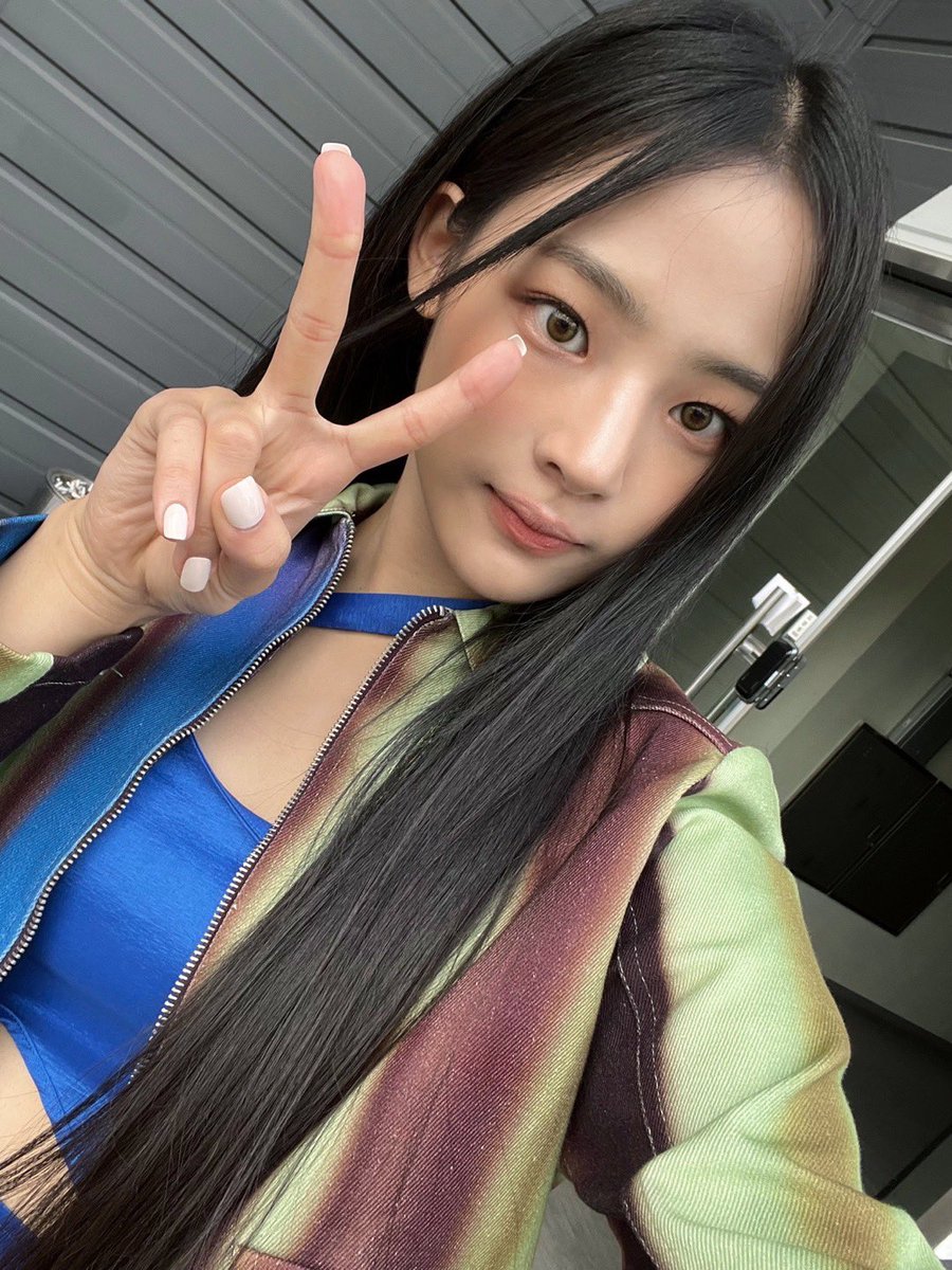 picsnewjeans's tweet photo. 🐻📞 https://t.co/pKdrEvUIPr
