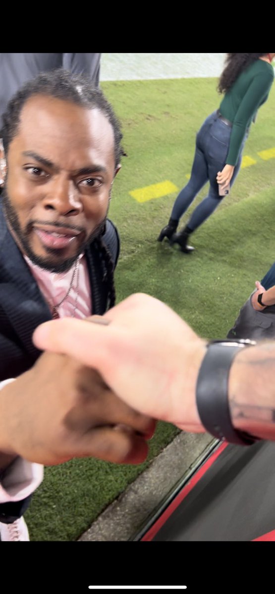 kendiesel312's tweet photo. Got dabbed up by @RSherman_25 at the Bucs game tonight when I showed him my tattoo. You’re the man Sherm! https://t.co/gQpKDXqgoq