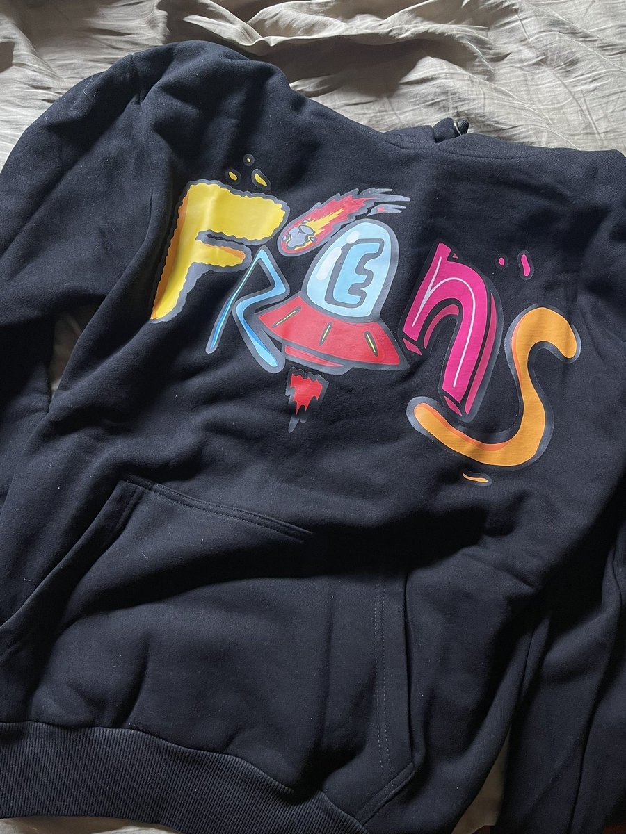 Look what came in the mail!!! <a href="/alienfrens/">alien frens</a> hoodie 😎

A PERFECT FIT 💪 love wearing all my frens merch