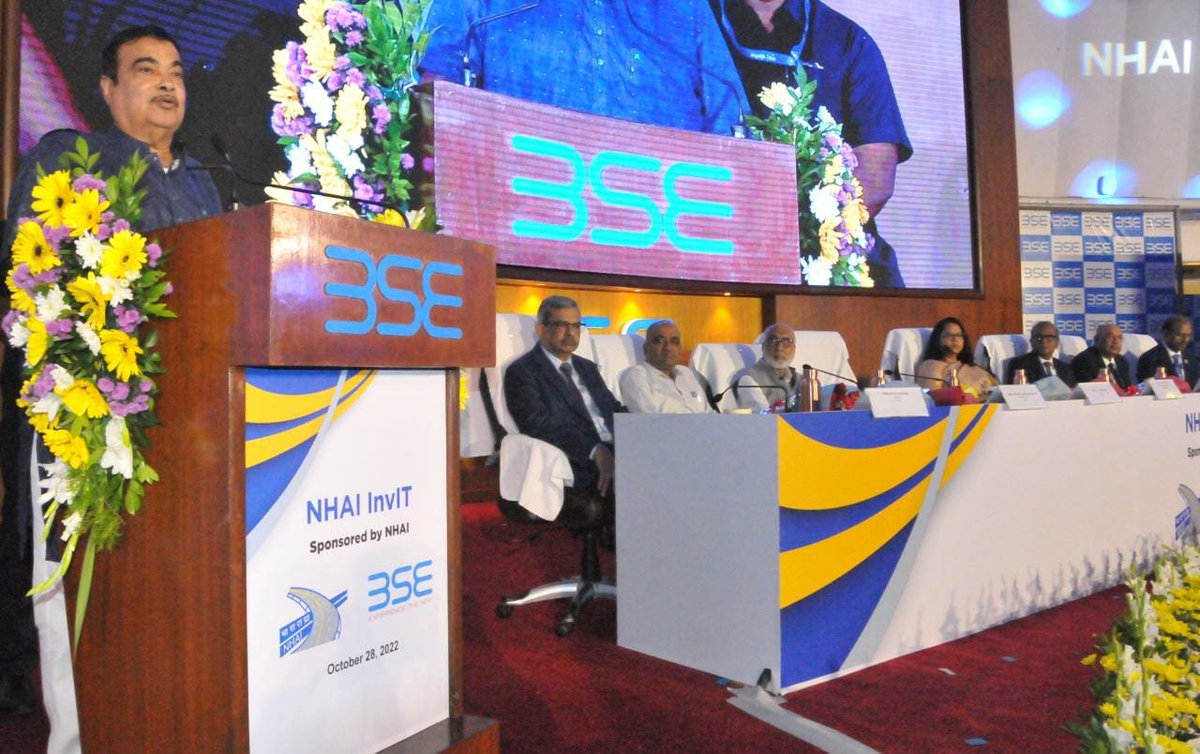 PIBMumbai's tweet photo. I thank all the investors - retail as well as institutional, for the huge response given to InvIT! 

: Union Minister @nitin_gadkari after the @NHAI_Official  InvIT Bell Ringing Ceremony at BSE today https://t.co/cyPtI9cm3u