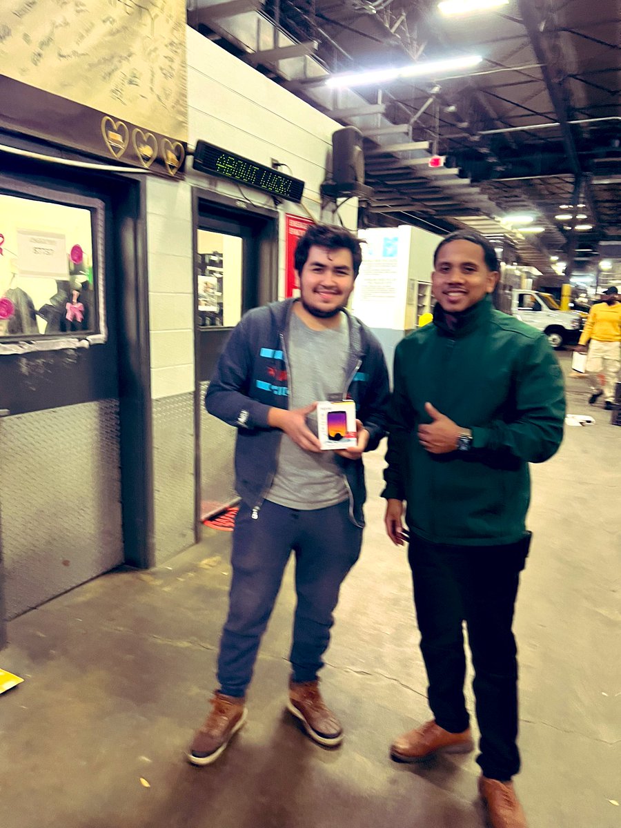Marlon Guidry (@guidrymarlon) on Twitter photo Jeff St Preload attendance Raffle winner Juan Delatorre π #peakready <a href="/JeffStVerna/">Verna Burns</a> <a href="/ILJeffstSafety/">Chicago Jeff Street UPSers Preload</a> Jeff St Preload attendance Raffle winner Juan Delatorre π #peakready <a href="/JeffStVerna/">Verna Burns</a> <a href="/ILJeffstSafety/">Chicago Jeff Street UPSers Preload</a>