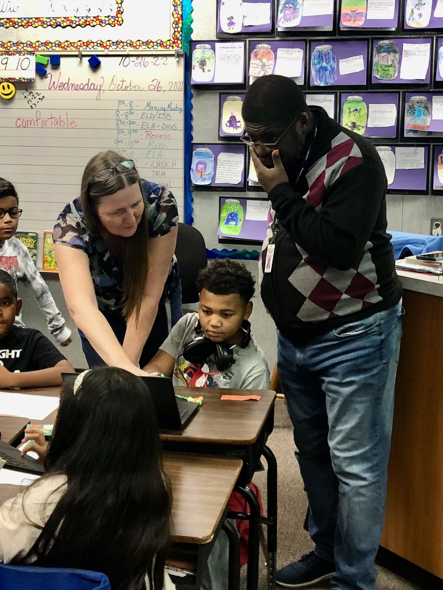 Thank you, Mr. Wolaridge, for visiting McAuliffe this week!  You got to address our 6th grade virtual students, learn about the daily schedule in Ms. Powell’s class, and learn about our virtual libraries! #WeArePBV #mcauliffeexplorers