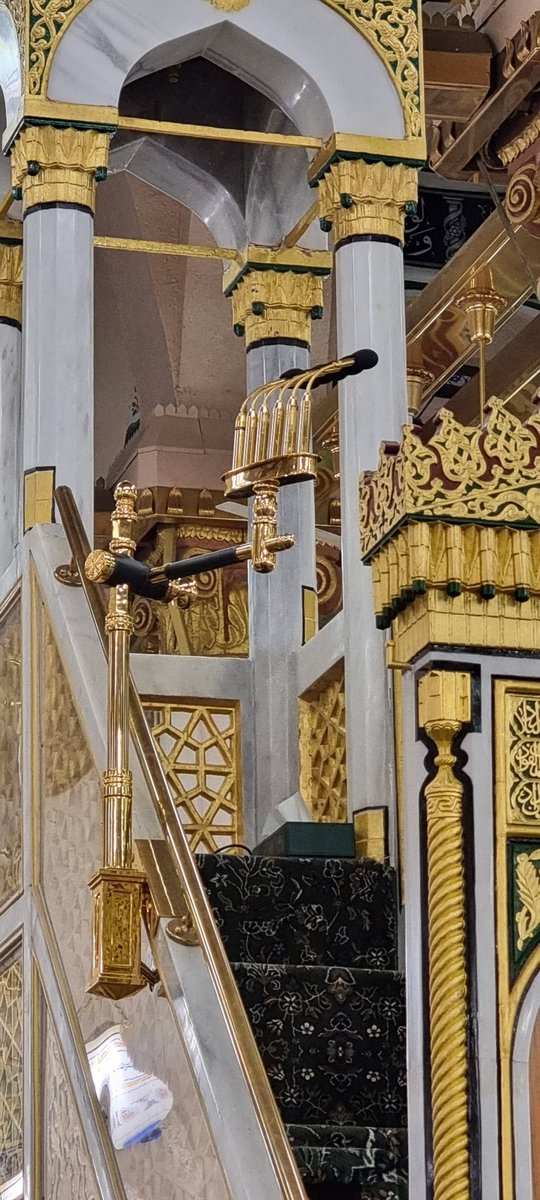 The pulpit & Mihraab at Masjid An Nabawi ﷺ captured earlier this morning before Fajr