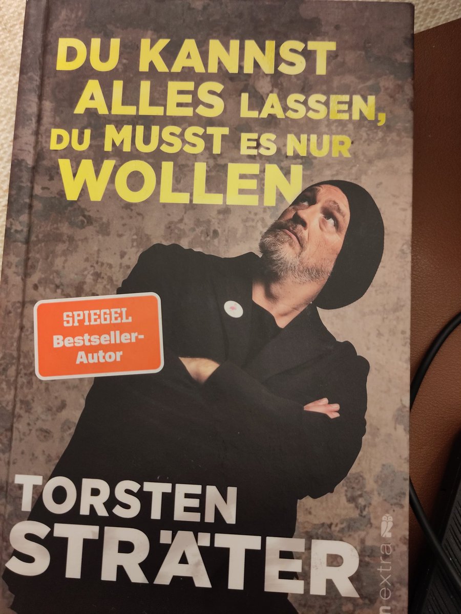DiverBeardedDad's tweet photo. So damit ist meine Mittagspause gerettet und wahrscheinlich auch sonst jede freie Minute. #torstenstraeter ich liebe diesen Humor einfach und der Mann versteht es mit Worten umzugehen.
Da lohnt sich ja fast schon sich krank zumelden 😅 https://t.co/5cpsTq4xFZ