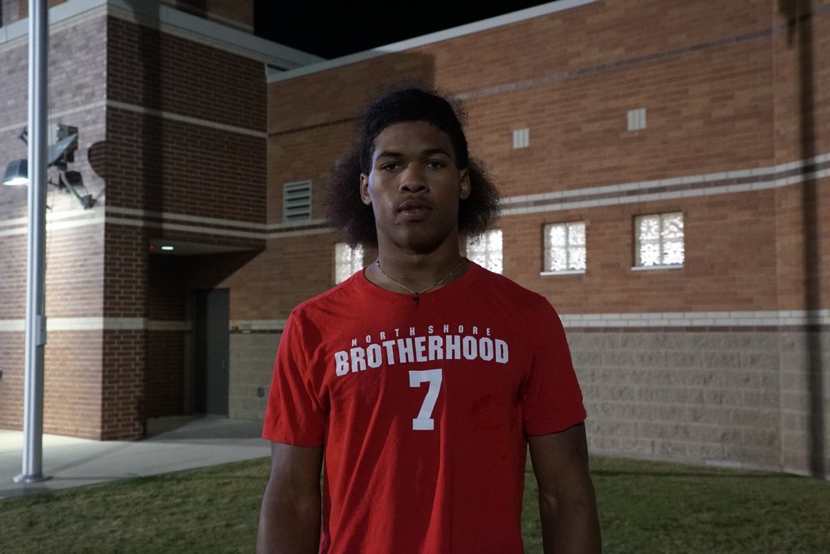 Class of 2023 North Shore (Tx) 3⭐️ Safety Jayven Anderson played a really good game tonight. Anderson came up with some big tackles in the open field & was a vocal leader on the field for Mustang Defense. Said he plans on taking some OV’s soon but doesn’t have a set schedule.