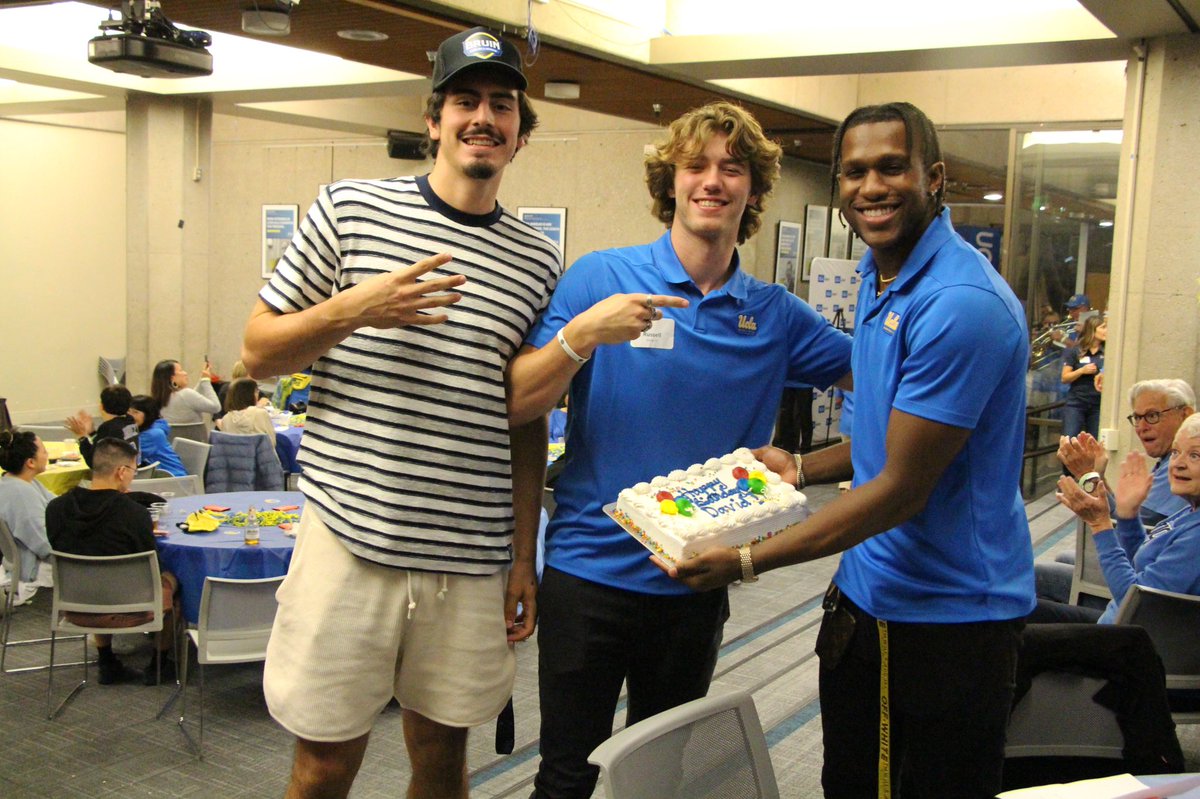 GTurk1's tweet photo. Great night @UCLA_Alumni inaugural Men’s and Women’s Basketball Tip-off Bruin Bash! @jaquez_jr @RStong12 @gabrielarj11 @UCLAMBB @UCLAWBB 
Happy Birthday @davesingleton34 https://t.co/ZuncGpHqjF