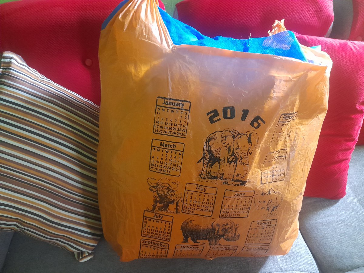 melankhisa's tweet photo. Jana i went to collect my duvet from the dry cleaners in this OG,maswali nilikua najibu in town zilishinda salamu.😅😅 https://t.co/lIbXjshSe5