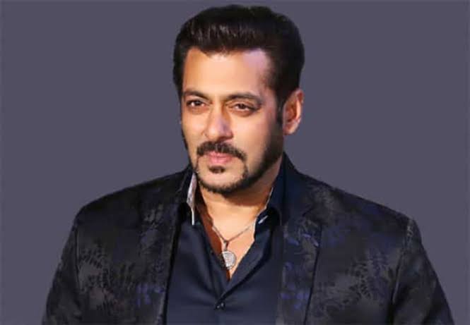TOlMovies's tweet photo. Who Has Highest Fan Base In India ?

    🔄@ActorVijay        ❤️#SalmanKhan https://t.co/fuHPJeJ30G