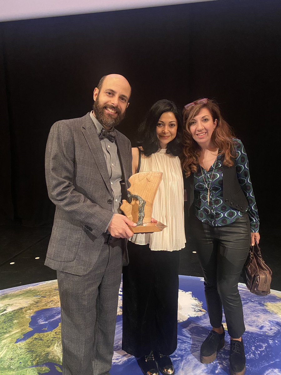 katyevoghli's tweet photo. Contenta de haber asistido a la entrega de premio al Instituto Bahá’í para la Educación Superior de Irán por #liberpress y @DiputacioGirona a @ShakibNasrullah , el reconocimiento de esta increible historia de la privacion de educacion superios de los jovenes #bahais https://t.co/YHL117N0dA