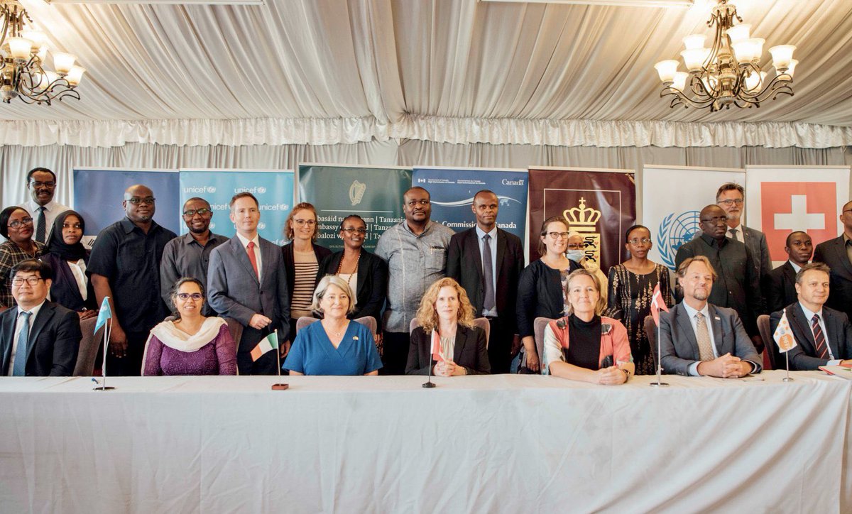 MarkB_Schreiner's tweet image. DYK: 
Through #HealthBasketFund 🇹🇿 @wizara_afyatz has constructed 304 health centres - particularly strengthening Comprehensive #EmONC 

@UNFPA proudly joins #DevelopmentPartners in renewing our support to #Tanzania’s health system.

 🇹🇿 🤝 🇩🇰 🇨🇦 🇮🇪 🇨🇭 🇰🇷 🇺🇳