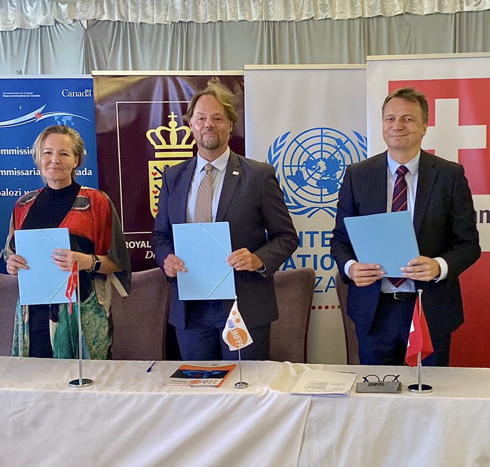 MarkB_Schreiner's tweet image. DYK: 
Through #HealthBasketFund 🇹🇿 @wizara_afyatz has constructed 304 health centres - particularly strengthening Comprehensive #EmONC 

@UNFPA proudly joins #DevelopmentPartners in renewing our support to #Tanzania’s health system.

 🇹🇿 🤝 🇩🇰 🇨🇦 🇮🇪 🇨🇭 🇰🇷 🇺🇳