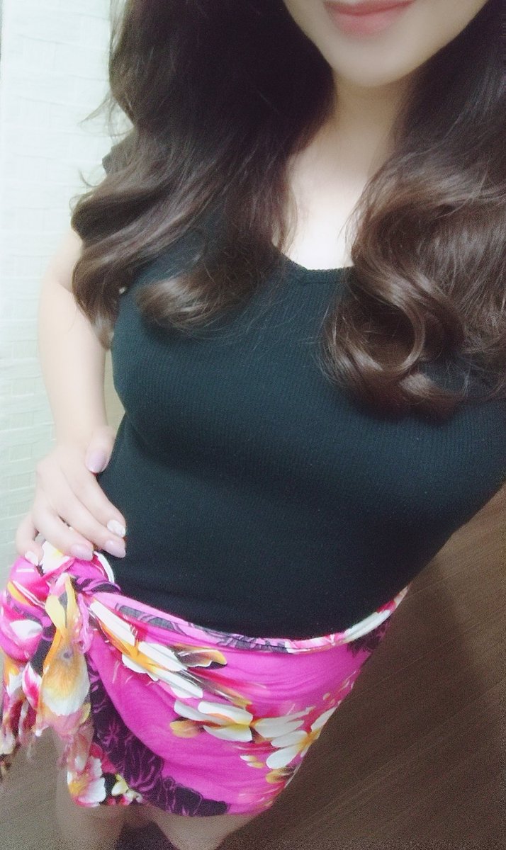 こんにちは✨
ぽかぽかいいお天気ですね☺️
先日、お会いしました仲良しさま方ありがとうございました❤️
忙しい仕事の合間に時間作ってくれてありがとう🎶
筋肉痛がでもやっぱり気持ちいいや近況色々話したり楽しかったです☺️
本日出勤で、ゆったり癒しのマッサージで癒しますね🌼
お待ちしています🍀