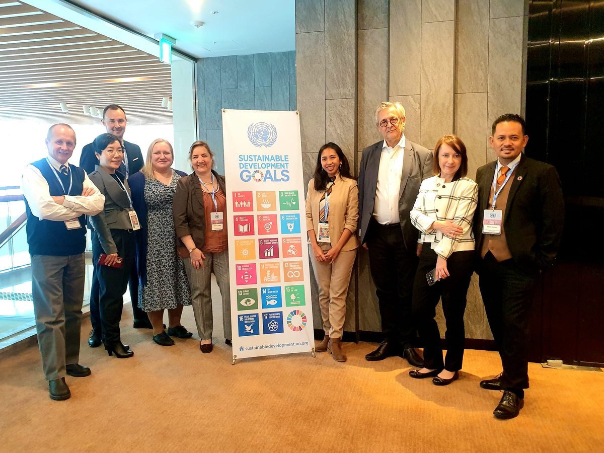 ENVforum (@envforum) on Twitter photo π«Last day at the <a href="/un_osd/">UN Office for Sustainable Development</a> 2022 #SDTF!
Time for a group photo in between meetings with several #ENVforum partner representatives from
<a href="/aseforg/">Asia-Europe Foundation</a> , <a href="/Asia_HSF/">Division South/Southeastasia HSF</a> , <a href="/SEI_Asia/">SEI Asia</a> & <a href="/_ASEIC/">ASEIC</a>
and participants from <a href="/ceu/">Central European University</a> and <a href="/SME_Bank/">SME Bank</a>. π«Last day at the <a href="/un_osd/">UN Office for Sustainable Development</a> 2022 #SDTF!
Time for a group photo in between meetings with several #ENVforum partner representatives from
<a href="/aseforg/">Asia-Europe Foundation</a> , <a href="/Asia_HSF/">Division South/Southeastasia HSF</a> , <a href="/SEI_Asia/">SEI Asia</a> & <a href="/_ASEIC/">ASEIC</a>
and participants from <a href="/ceu/">Central European University</a> and <a href="/SME_Bank/">SME Bank</a>.
