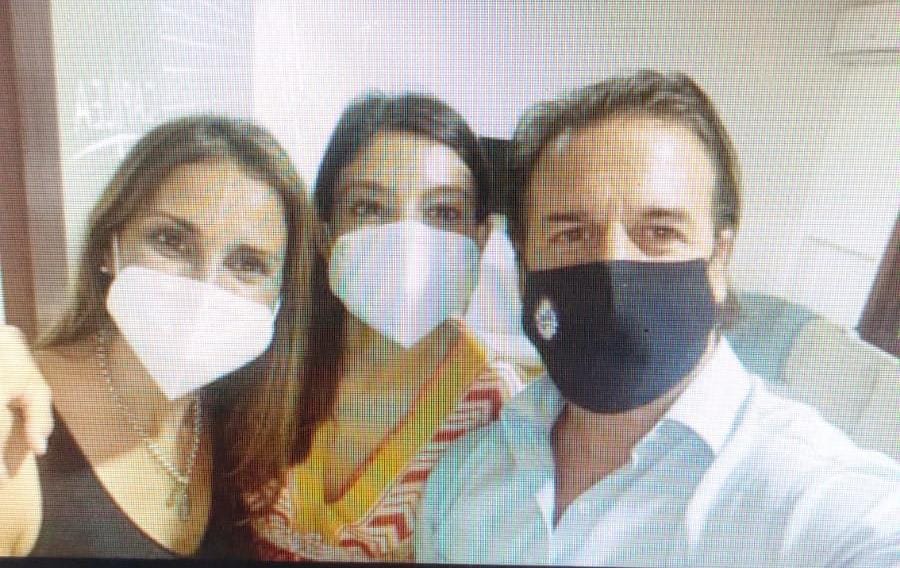 sudestada_uy's tweet photo. 🚨 “Acá la cuestión es que entró alguien que no tenía que entrar”

🎙 Entrevista: el fundador de Capilea, Pablo Balduvino, confirmó que el médico argentino Bruno Szyferman estuvo en la clínica durante la operación al presidente Lacalle Pou.

🔗 https://t.co/wQYr8hotrf https://t.co/zBEuEoL2ZU