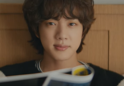 MinJaveriya786's tweet photo. awww so cute smile.....💜💗... 
@BTS7_twt_KSJ
@BTS_KJINS
@KSJlN_twt
@__JIN_S
@bts_bighit
@BTS_twt
@BTS7_twt_KTH
 #bts #btsarmy #btsjin #jinastronaut #jinbts #bts #kimseokjin #jinoppa #cuteoppa https://t.co/TuK89CsTKL