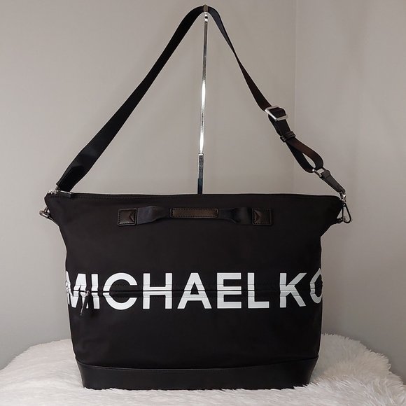 Iamstephcreates's tweet photo. So good I had to share! Check out all the items I'm loving on @Poshmarkapp #poshmark #fashion #style #shopmycloset #currentelliott #arancrafts #michaelkors: https://t.co/bjYqy2llrU https://t.co/gc11e0g5rE
