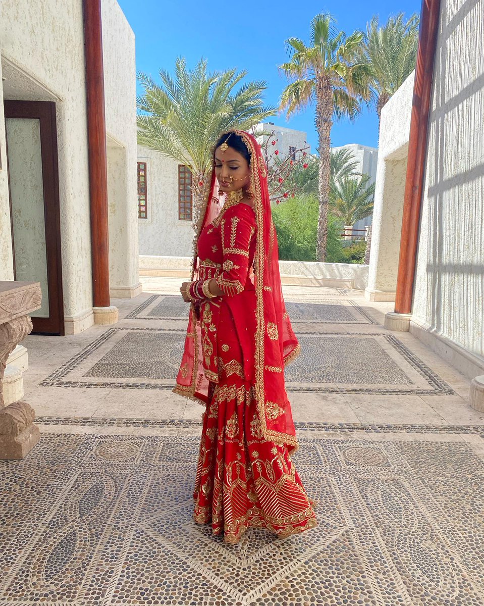 dailypostpunjab's tweet image. Rubina Bajwa ਨੇ ਵਿਆਹ ਦੇ ਲਾਲ ਜੋੜੇ 'ਚ ਸਾਂਝੀਆਂ ਕੀਤੀਆਂ ਖ਼ੂਬਸੂਰਤ ਤਸਵੀਰਾਂ

#PunjabiActress #RubinaBajwa #Share #WeddingsPics #Beautiful #BrideLook #GalleryPics #Dailypostpunjabi