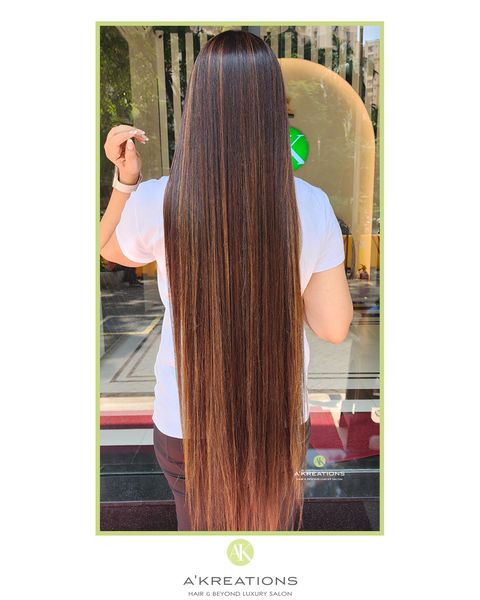 AkreationsPowai's tweet photo. Long hair or short, our wizards have the skill to manoeuvre through it all. Haircolor by Art Director Zaara Kazi. 

#haircoloring #colorhairstyle #haircolors #coloredhair #haircolor #colorhairstyles #newhaircolor #haircolorideas #akreationspowai #akreations #akreationsindia https://t.co/18zHJRbpwc