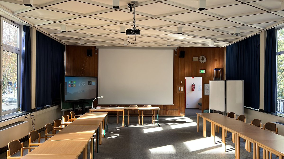 #Demokratie in internationalen Projekten fördern - DiP
Mittwoch startete das erste Qualifizierungs-Modul in der @BezRegArnsberg für die #berufliche #Bildung, um #Gedenkstättenpädagogik in #europäischen #Projekten mit #Erasmus (@nabibb_de) zu fördern. 30 Kolleg*innen, 20 BKs!