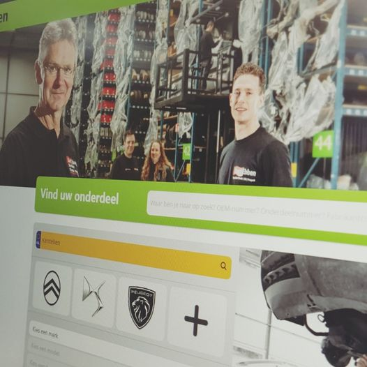 BartEbbenParts's tweet photo. Onze webdesigner Pepijn is dagelijks bezig om onze onderdelen en kennis zo goed mogelijk digitaal te laten zien. 
Pepijn: "Het is een echte hobby om de Bart Ebben website te beheren en uit te breiden." https://t.co/FlAYImmpS2