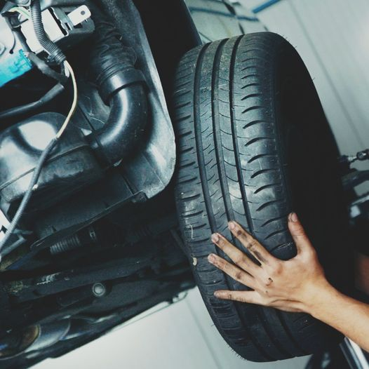 BartEbbenParts's tweet photo. Goede banden onder de auto
Het is van belang dat je altijd goede banden onder de auto hebt zitten. Het is zo belangrijk, omdat je dan in alle weersomstandigheden een goede grip hebt op de weg. https://t.co/8PdwBtz0vu