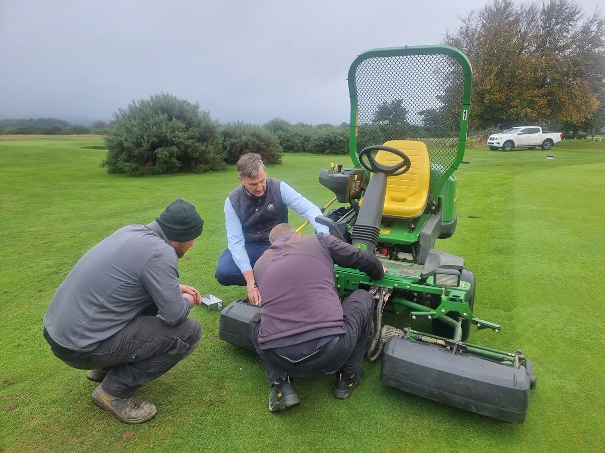 tcsturfequip's tweet photo. Had an epic week looking at quality of cut at Ramside Hall, Fife and โฆ@Team_Gantonโฉ along with a couple of catch up visits #technicaltraining #improvingquality https://t.co/QsxytVbOlM