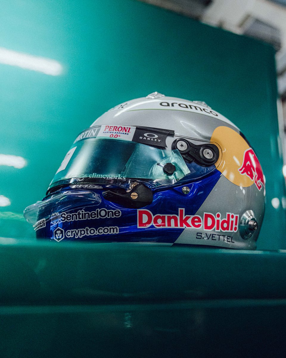 TearOffFR's tweet image. 🎨 Sebastian Vettel et Aston Martin rendent hommage à Dietrich Mateschitz ! 🙏

Le 4x champion du monde portera ce magnifique casque aux couleurs de Red Bull durant ce #MexicoGP !

#F1