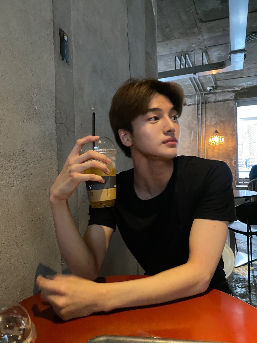 junhoverse's tweet photo. thread of junho’s viral videos on twitter https://t.co/DjuuWqeF8n