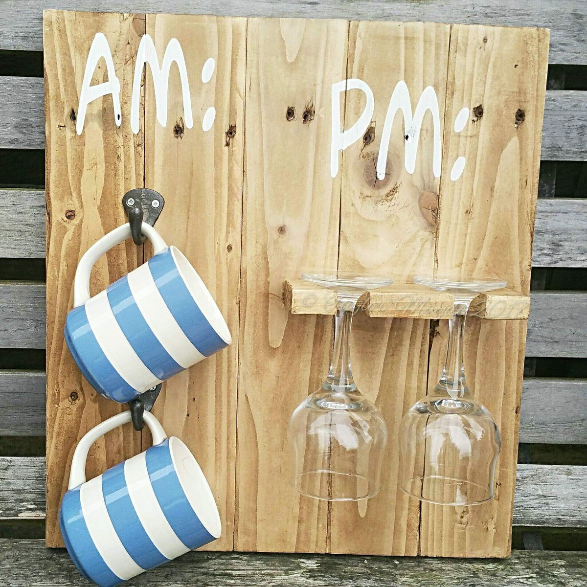 Is it PM yet?! Hope you all have a great Friday ♡ etsy.me/3ilmFWb Custom gifts for all ocassions ♡ #Christmas2022 #Gift #etsyshop #fridaymorning #fun #home #MHHSBD #MJNWVIP #UKMakers #CraftBizParty #win #morningmotivation #EarlyBiz #shop #onlineshopping