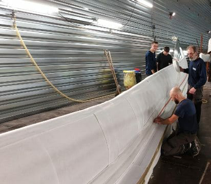 CDK_tech's tweet photo. 🇮​🇳​🇫​🇴​ 🇨​🇭​🇦​🇳​🇹​🇮​🇪​🇷
Un  @oceanfifty  est en cours de construction depuis mai dernier chez @CDK_tech  Technologies.
Une belle collaboration a déjà commencé avec l'équipe de @realites  Sailing Team  et les architectes @VPLPYachtDesign  Design https://t.co/L9VvPrbU8x