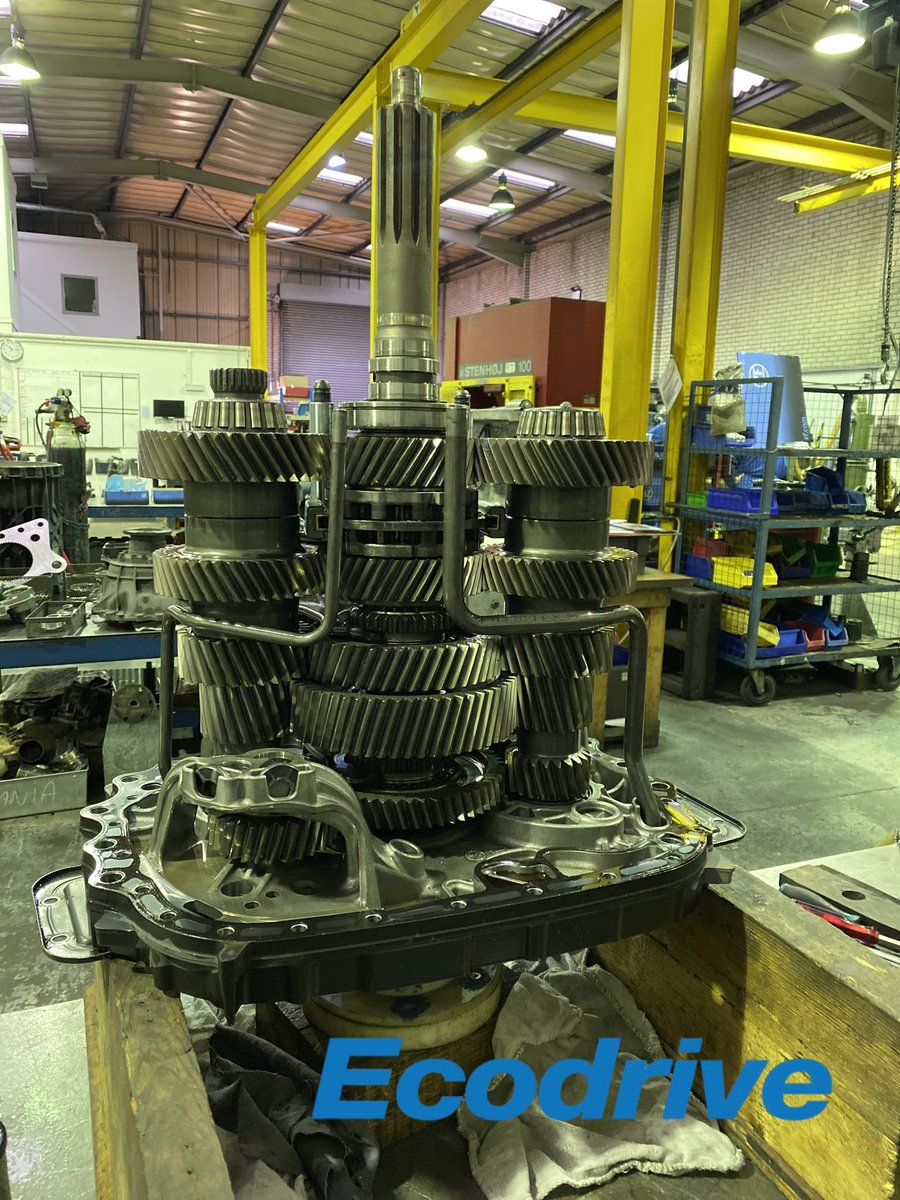 EcodriveUK's tweet photo. Look at this ZF TraXon that has come in for a GV shift system fault. We will overhaul this unit & turn it round quickly. Ecodrive has invested a lot in equipment and training to repair test TraXon gearboxes properly to industry standard. #TraXon #ZF #Gearbox #repair https://t.co/SnsfD2u1k3