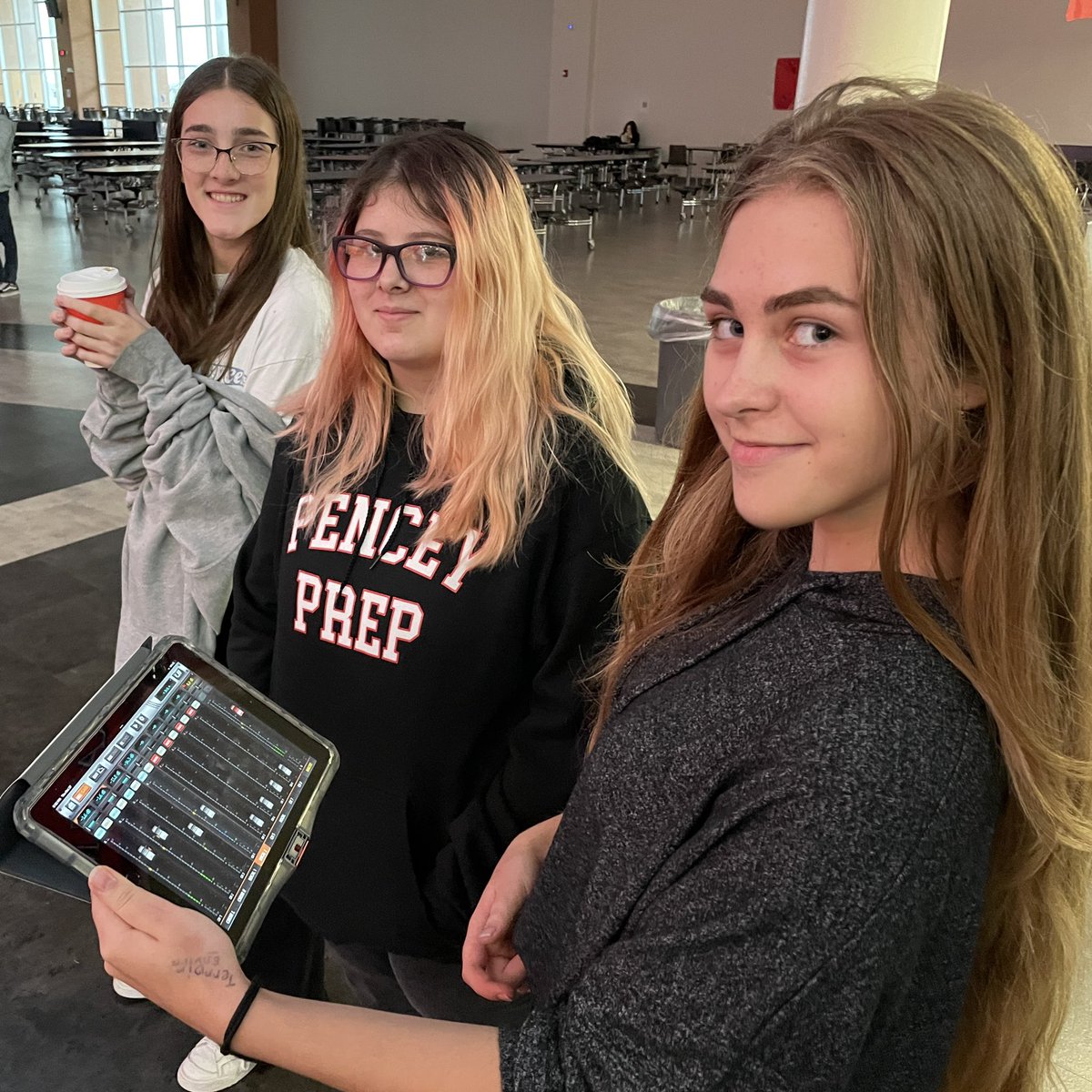 vmhs_APC's tweet photo. THREE events in 2 days! Live band PA, studio recording, choir concert! #vmhscorpus #eaglepride #ccisdproud #ccisdit #musicinschools #electronicmusician #musicproduction #modernband #dmcmusicdept https://t.co/OOcFrsjxSd
