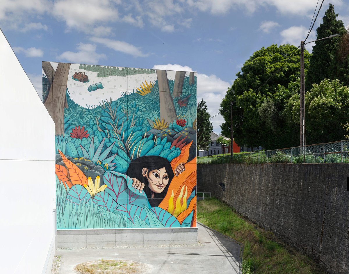 🎨Tres murais que están moi cerca para ver nun momentiño. Hoxe todos están no edificio Fórum Carballo:
1. "Trasherpillar" de Bordalo II
2.  Sen título de Saturno
3. Mapa
4.  "Vida sinxela" de Nada