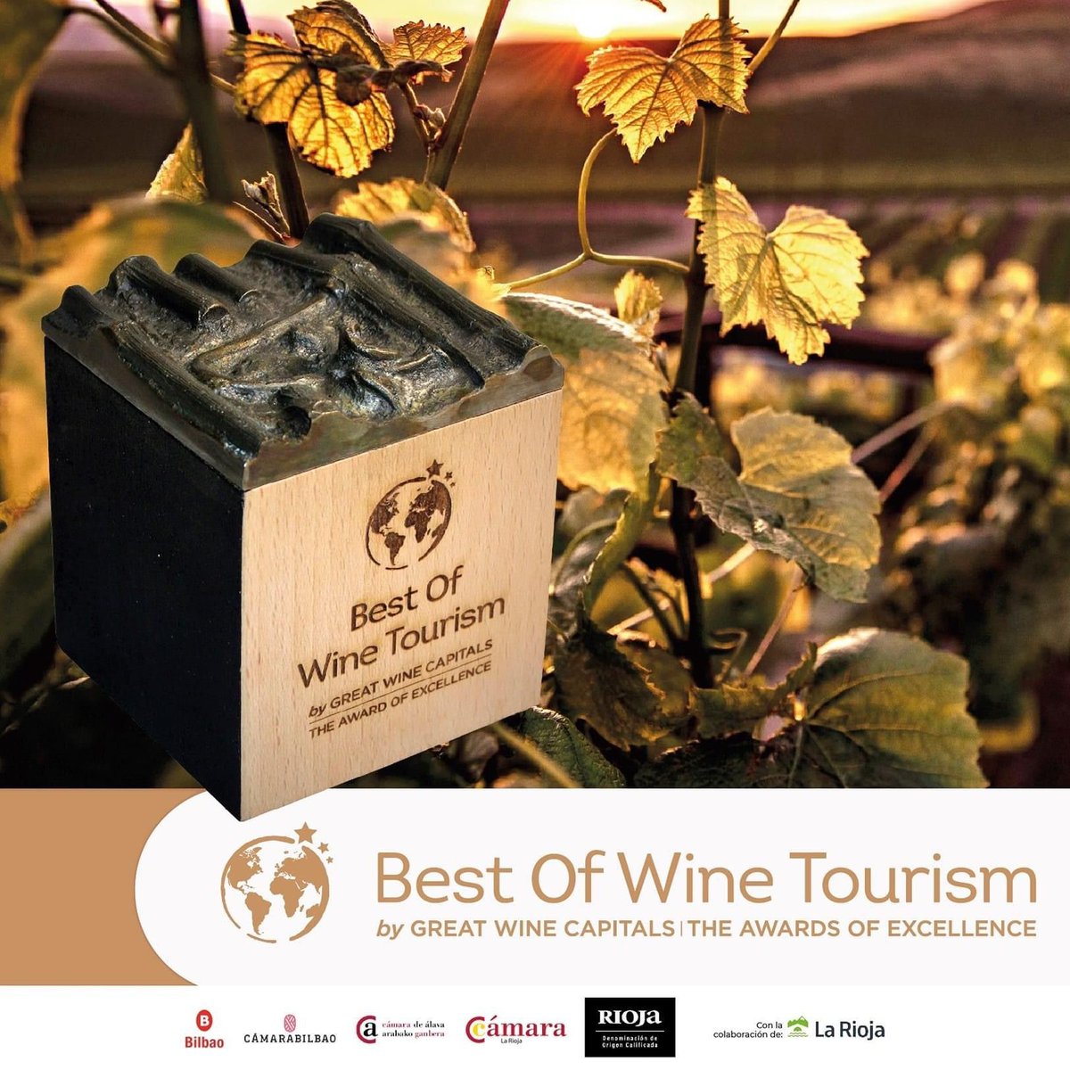 CsLaRioja's tweet photo. 🍷 Nuestros cargos @BelindaLeonCs, @MartaGomezVCs y Rafael García asistieron al acto de entrega de los premios Best Of Wine Tourism, un reconocimiento a la innovación, sostenibilidad y talento en los nuevos servicios del sector. 

 🙂 ¡Enhorabuena a los premiados! #BOWT2023 https://t.co/bjClpad87X