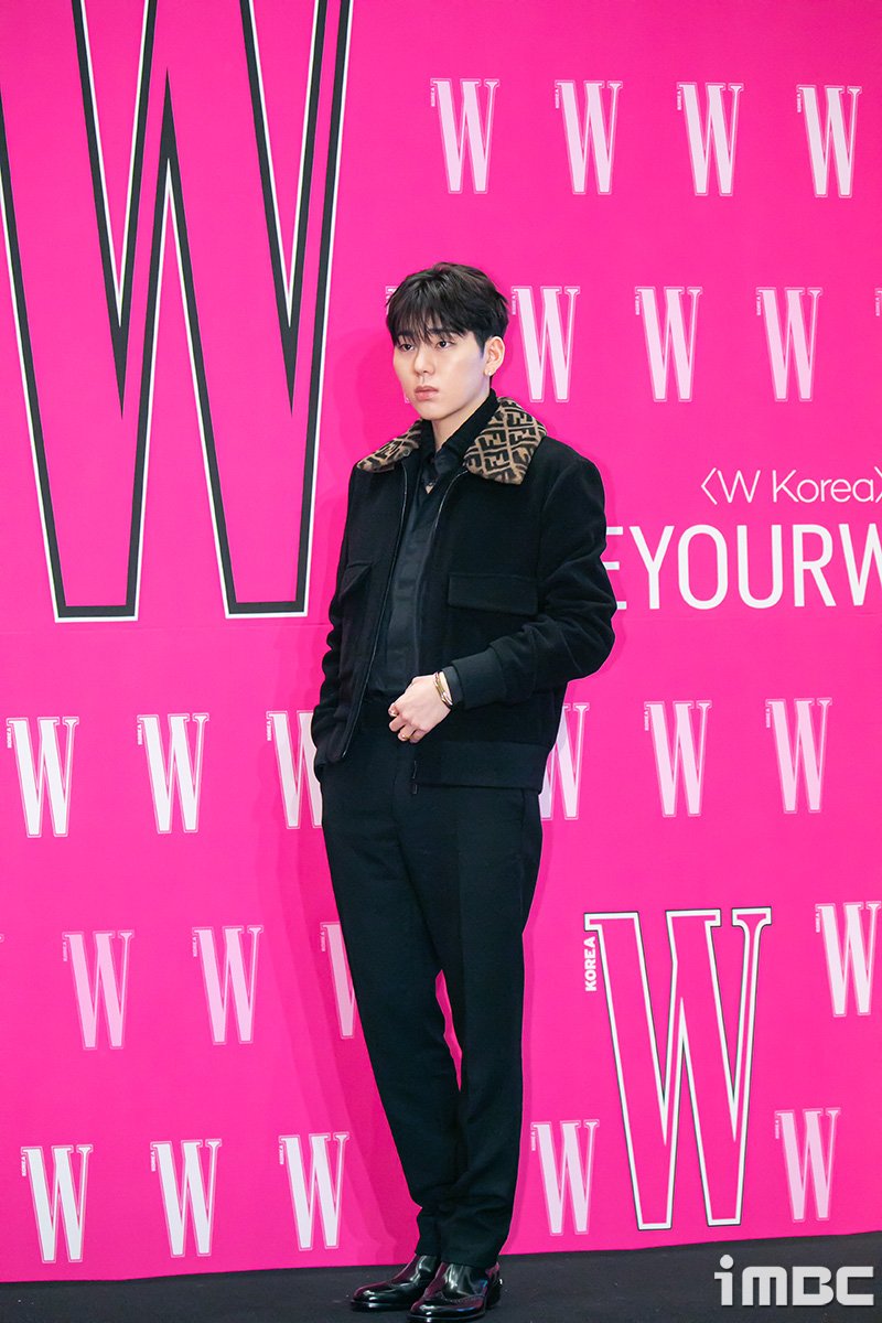 FgJ1BTPaYAUHhyu?format=jpg&name=medium