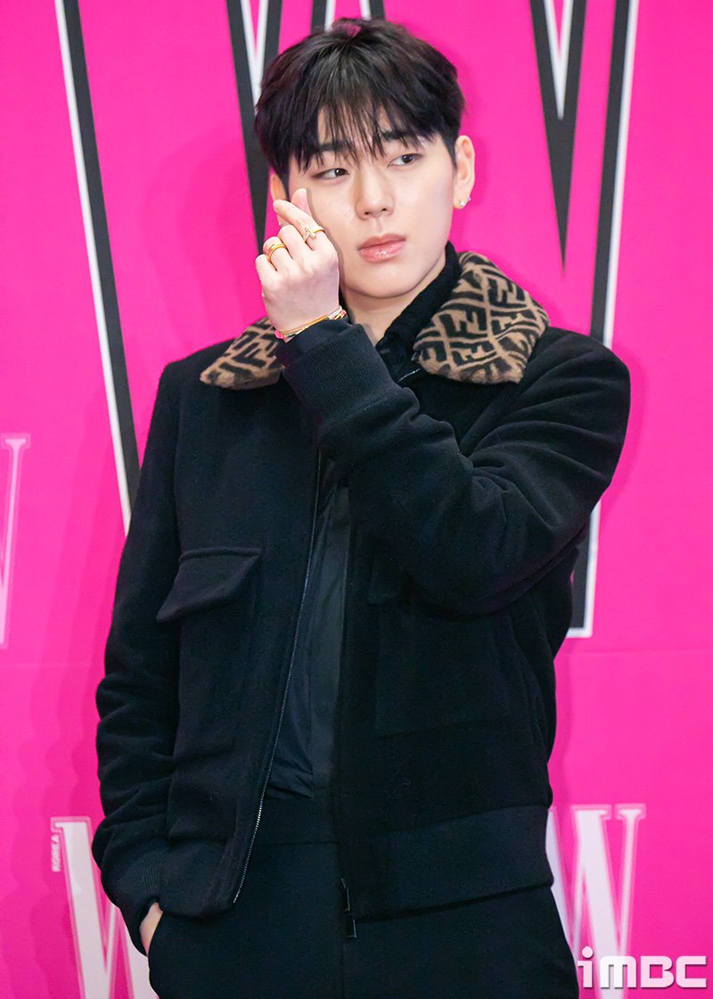 FgJ1B_KakAA-4d3?format=jpg&name=medium