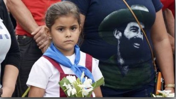 Antonio_8201's tweet photo. Este 28 de octubre los cubanos lanzaremos al mar flores a #CamiloCienfuegos para conmemorar el Aniversario 63 de su desaparición física y rendir homenaje al Hombre de las Mil Anécdotas, el Señor de la Vanguardia #CubaViveEnSuHistoria #CamiloVive #IslaRebelde @DiazCanelB https://t.co/sBMdq9jKgt