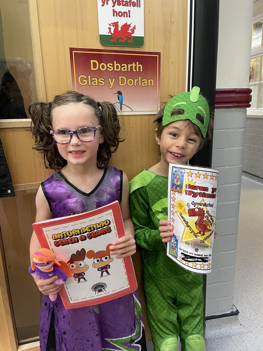 ysgolbroallta's tweet photo. Llongyfarchiadau I Seren a Chymraes yr wythnos!🎉🎉 https://t.co/v5vJBvGpqk