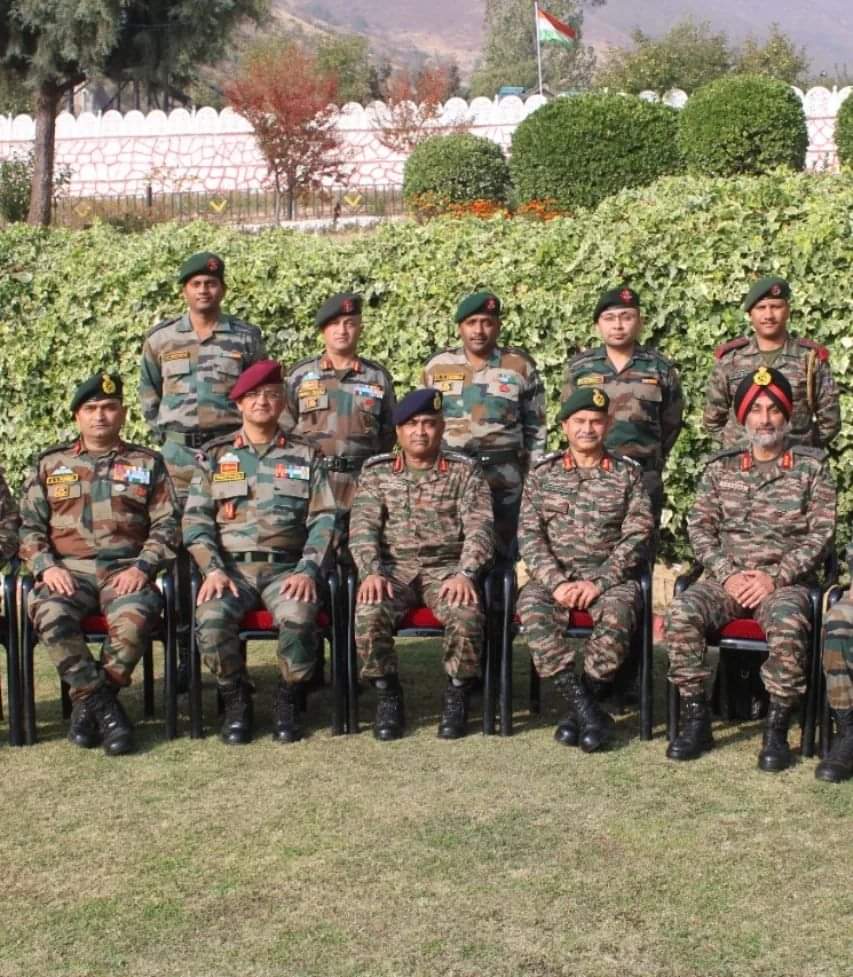 Riflesgarhwal's tweet photo. General Manoj Pande #COAS visited Headquarters #VictorForce and reviewed the operational preparedness & security situation. #COAS interacted with the officers & staff and lauded them for their professionalism and dedication to duty.
#IndianArmy
#GarhwalRifles03 https://t.co/Yy98NQ5DaX