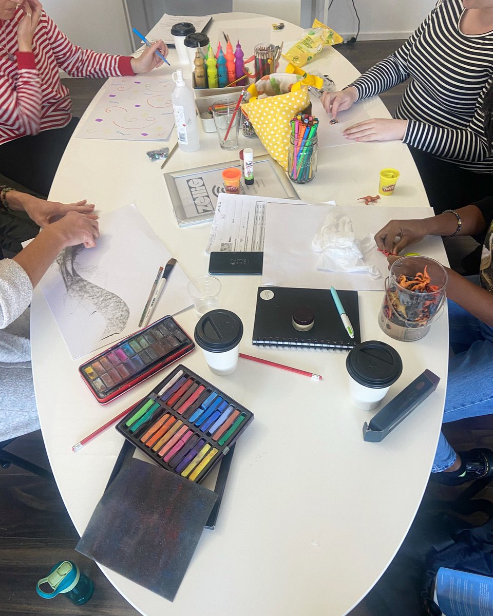 cest_services's tweet photo. Finishing off our team meeting today with some collective art making. #teammeeting #reflectivetime #creativetherapists #arts #mentalhealth #psychotherapists #childrenstherapy https://t.co/04jE8dZ019