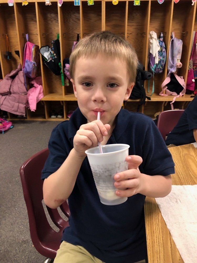 MAGriffons's tweet image. Sipping ice cream Sodas with Straws to celebrate the letter ! #MAexcellence #KGfun #learningthealphabet #happykids