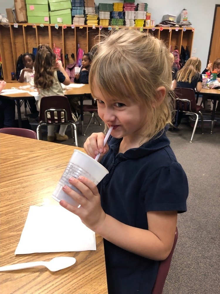 MAGriffons's tweet image. Sipping ice cream Sodas with Straws to celebrate the letter ! #MAexcellence #KGfun #learningthealphabet #happykids