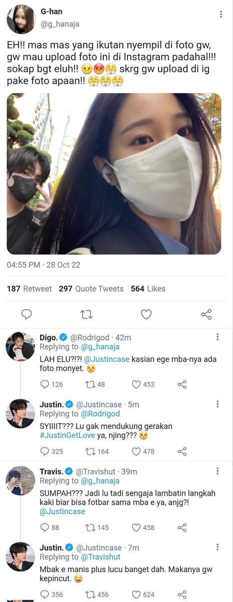 Yirvn's tweet photo. #juliestin another prompt au. si paling nyempil 🤦🏻‍♀️ https://t.co/gsVRZ3a78G