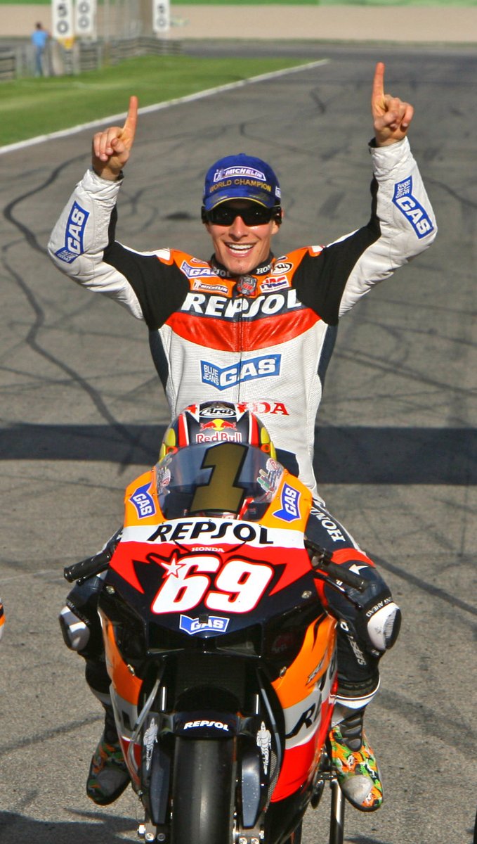 box_repsol's tweet photo. THIS DAY. ON 2006🧡

#NickyHayden
#NH69
#KentuckyKid
#WorldChampion
#EquipoRepsolHonda
#RepsolHondaTeam
#OTD https://t.co/Xc0HUmzXTw