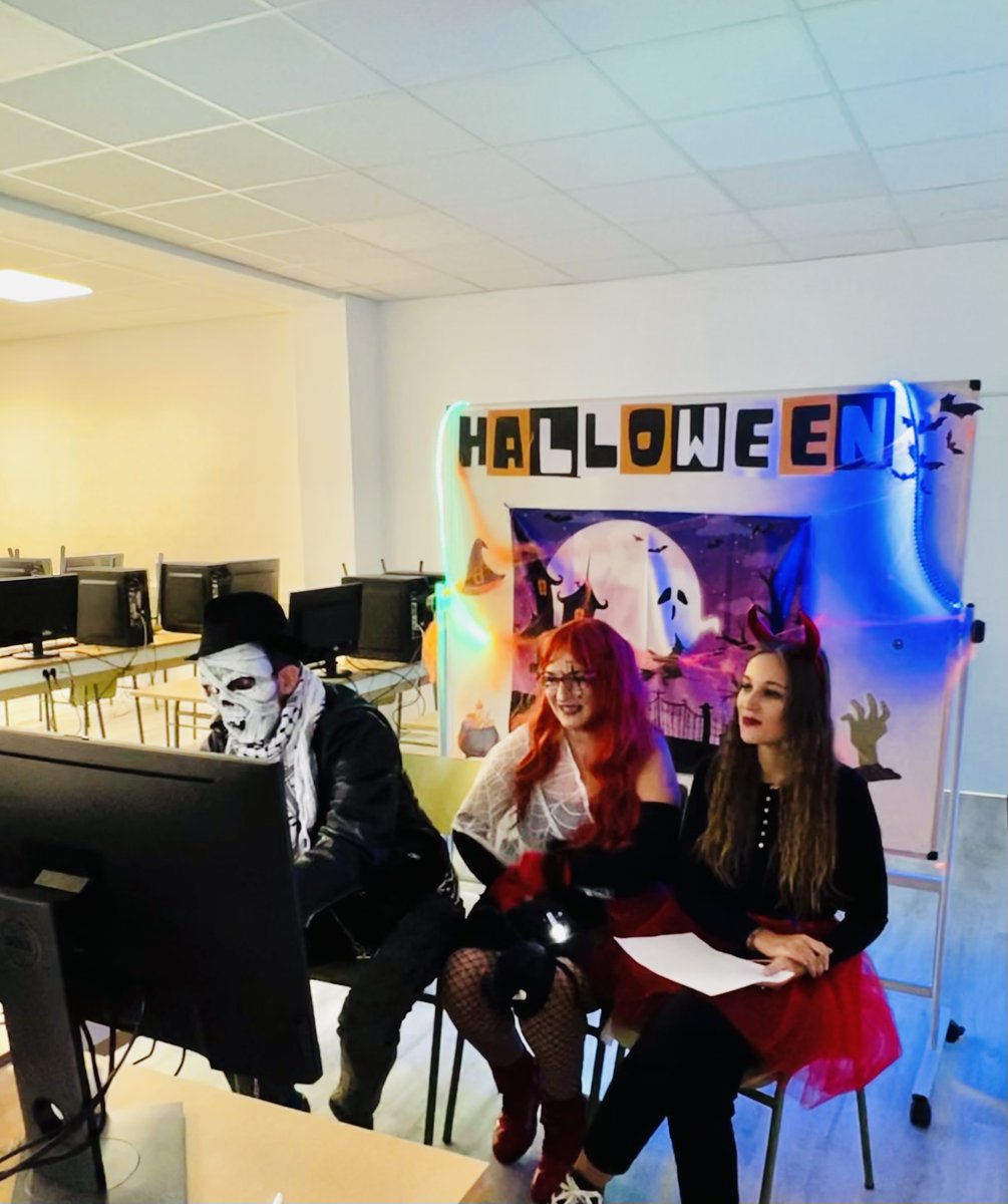 Fpd_ellacuria's tweet photo. 👻Todo un éxito nuestro primer taller de Halloween🧙
Gracias a todos los participantes 
@Fpd_ellacuria
 #cfgsanimaciónsociocultural
#cifpdignacioellacuria
#fpdistancia
#Halloween2022 https://t.co/OfqT3EleAB