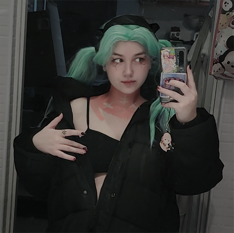 「scuffed halloween costest  」|gloomyuu 💙 🇺🇦 💛のイラスト