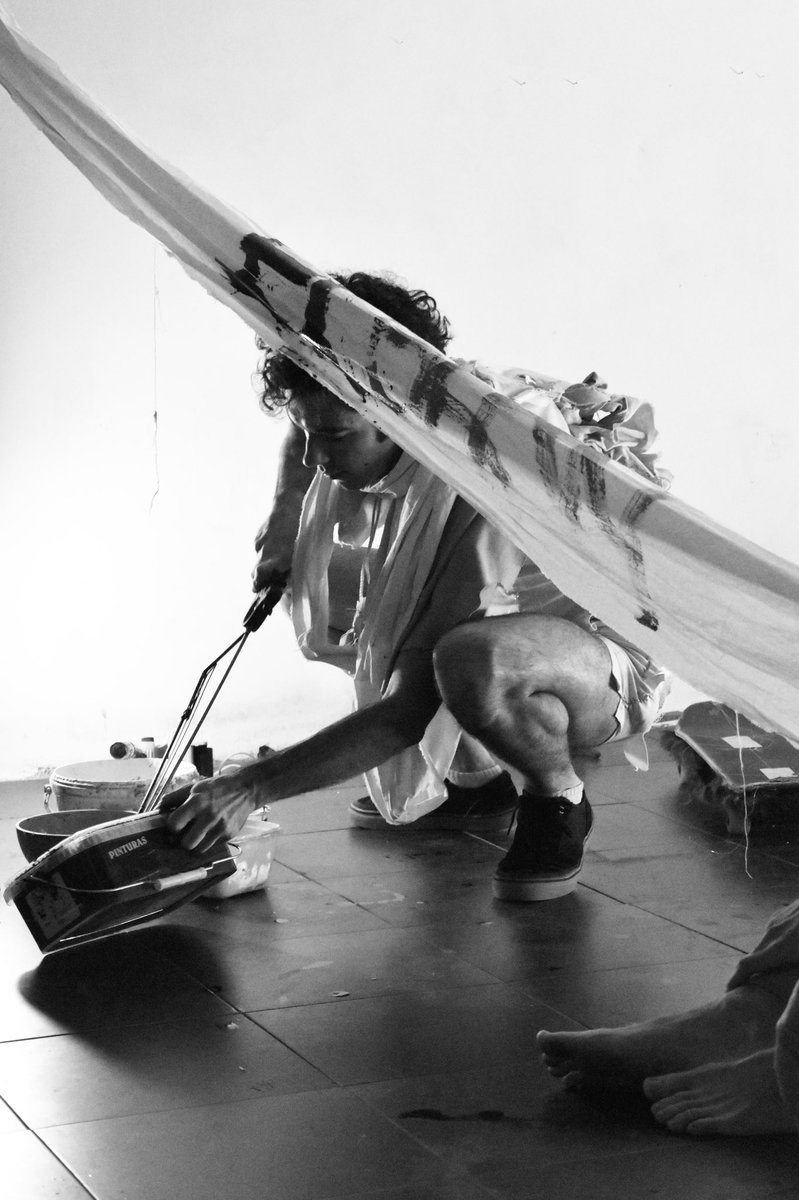 lospicoletos's tweet photo. Abanderados - 2019 #performanceart #lospicoletos https://t.co/HLU8NbilEc https://t.co/FembByjY0N