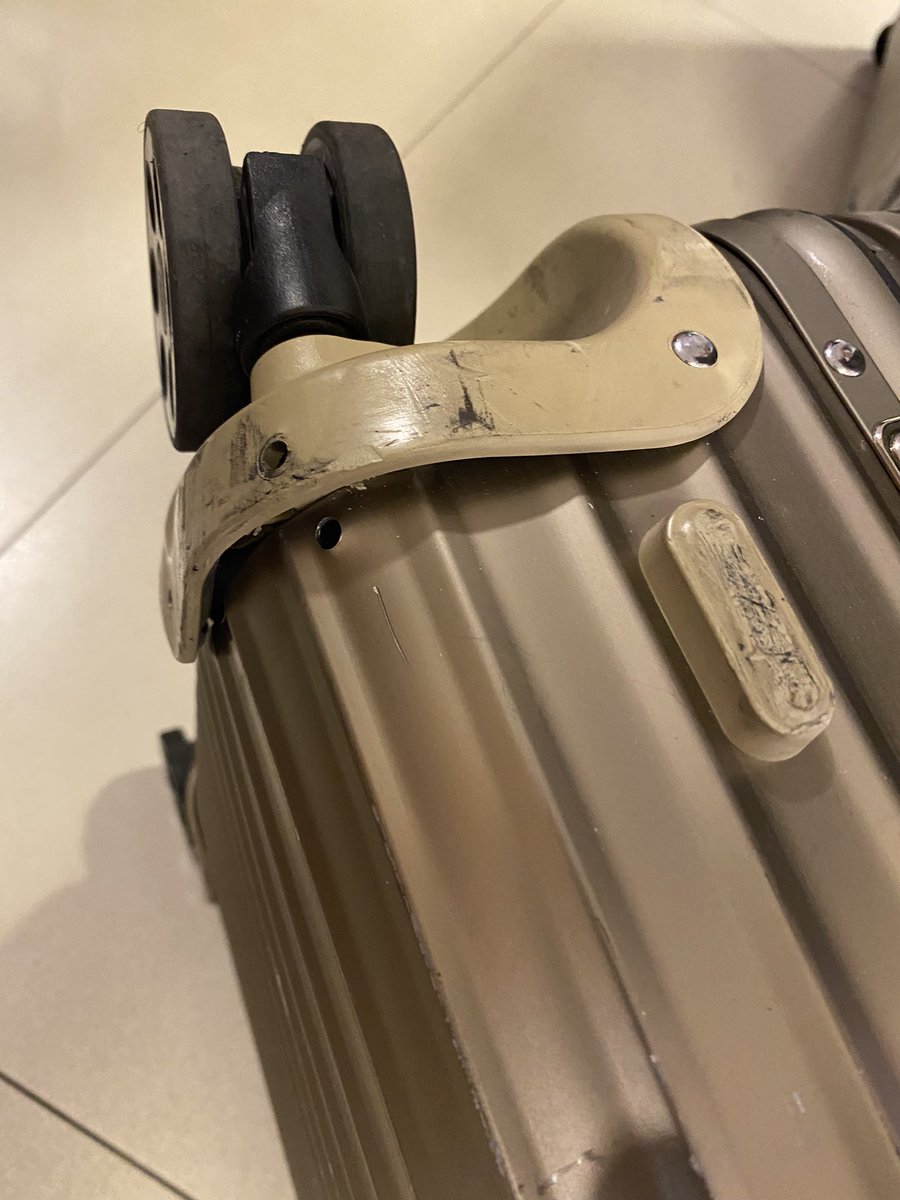 Hi <a href="/RIMOWA/">RIMOWA</a>. Have a wonky wheel after an <a href="/Aeromexico/">Aeroméxico</a> flight. Do you have somewhere in Las Vegas this can be repaired?